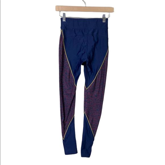 Laain Navy and Red Leopard Print Color Block Leggings Size Small - Picture 5 of 5